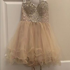 Lovely homecoming dress!